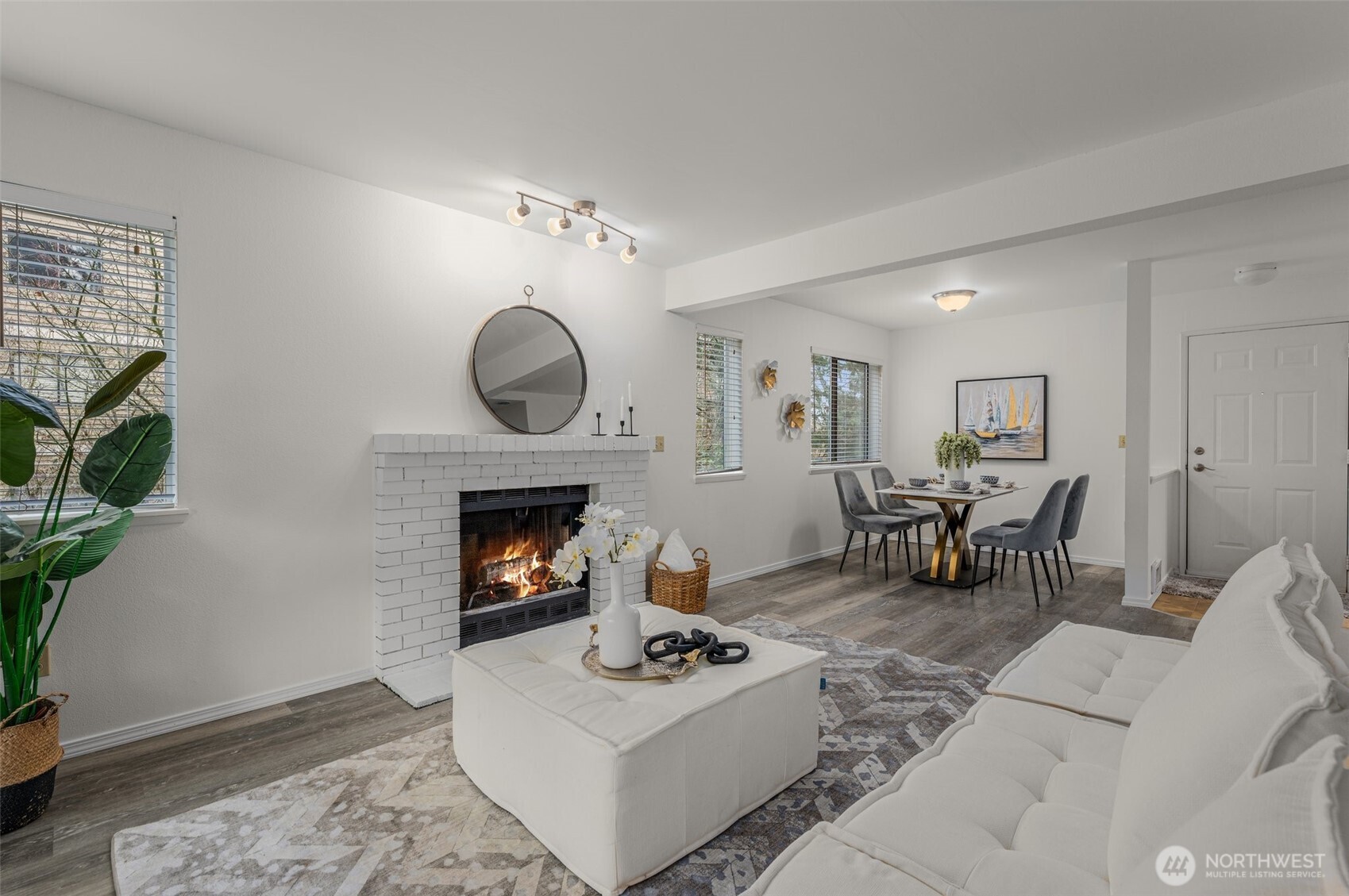 412 10th Street #B202, Kirkland, WA 98033