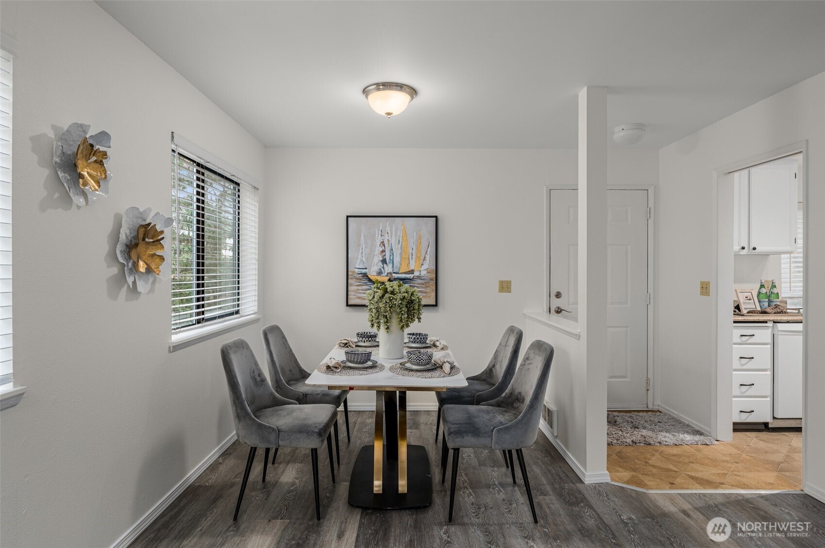 412 10th Street #B202, Kirkland, WA 98033