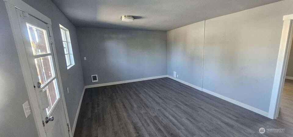 616 Columbia Avenue , Bridgeport, WA 98813