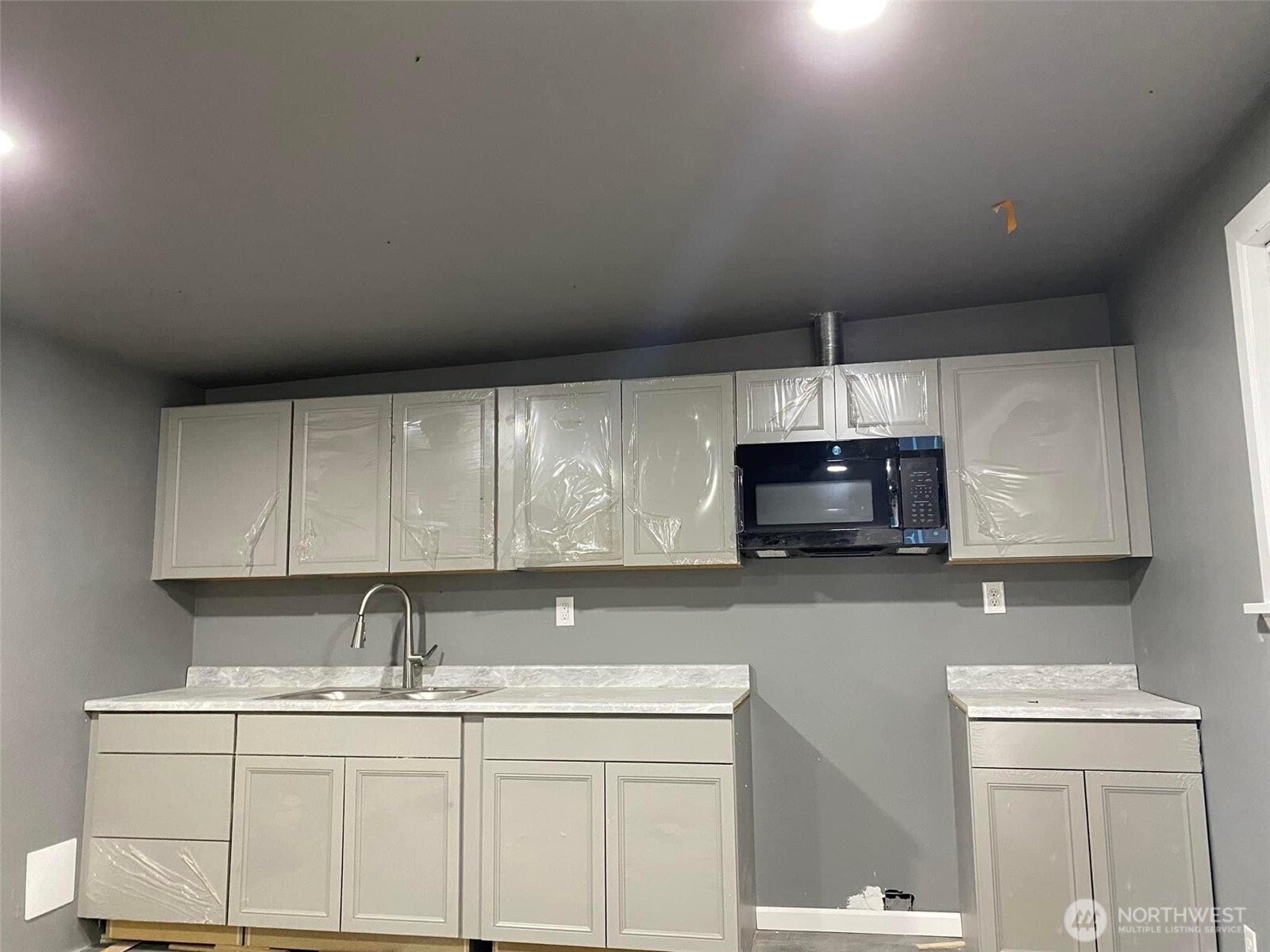 616 Columbia Avenue , Bridgeport, WA 98813