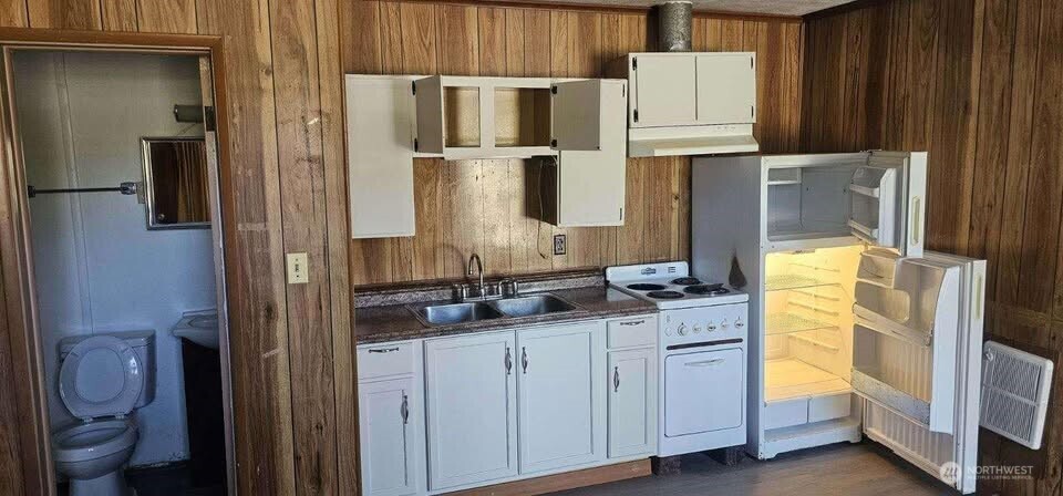 616 Columbia Avenue , Bridgeport, WA 98813