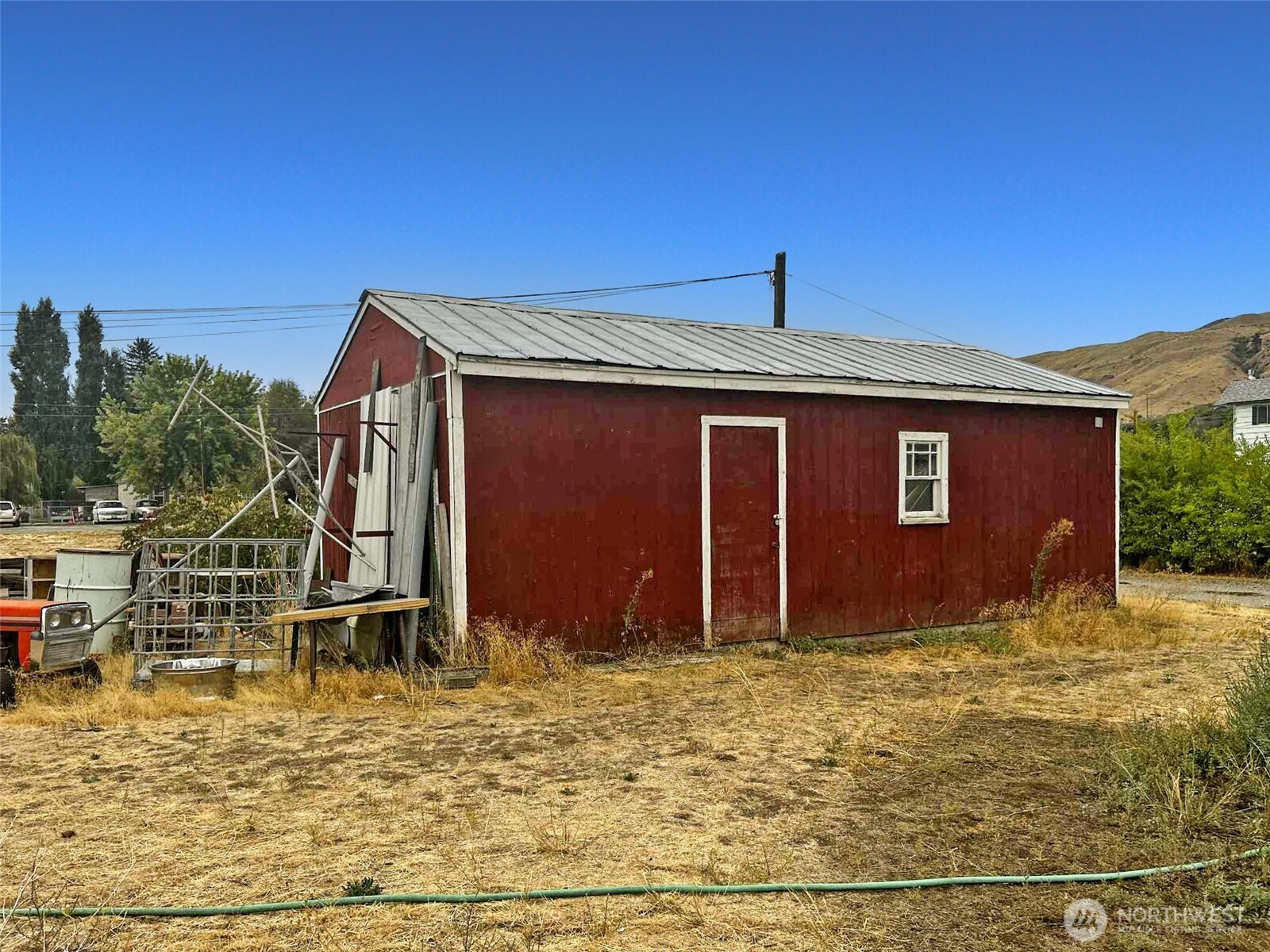 616 Columbia Avenue , Bridgeport, WA 98813