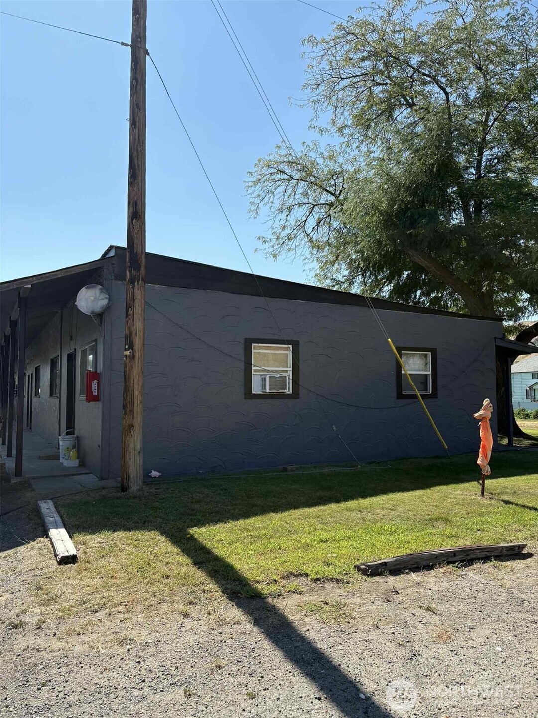 616 Columbia Avenue , Bridgeport, WA 98813