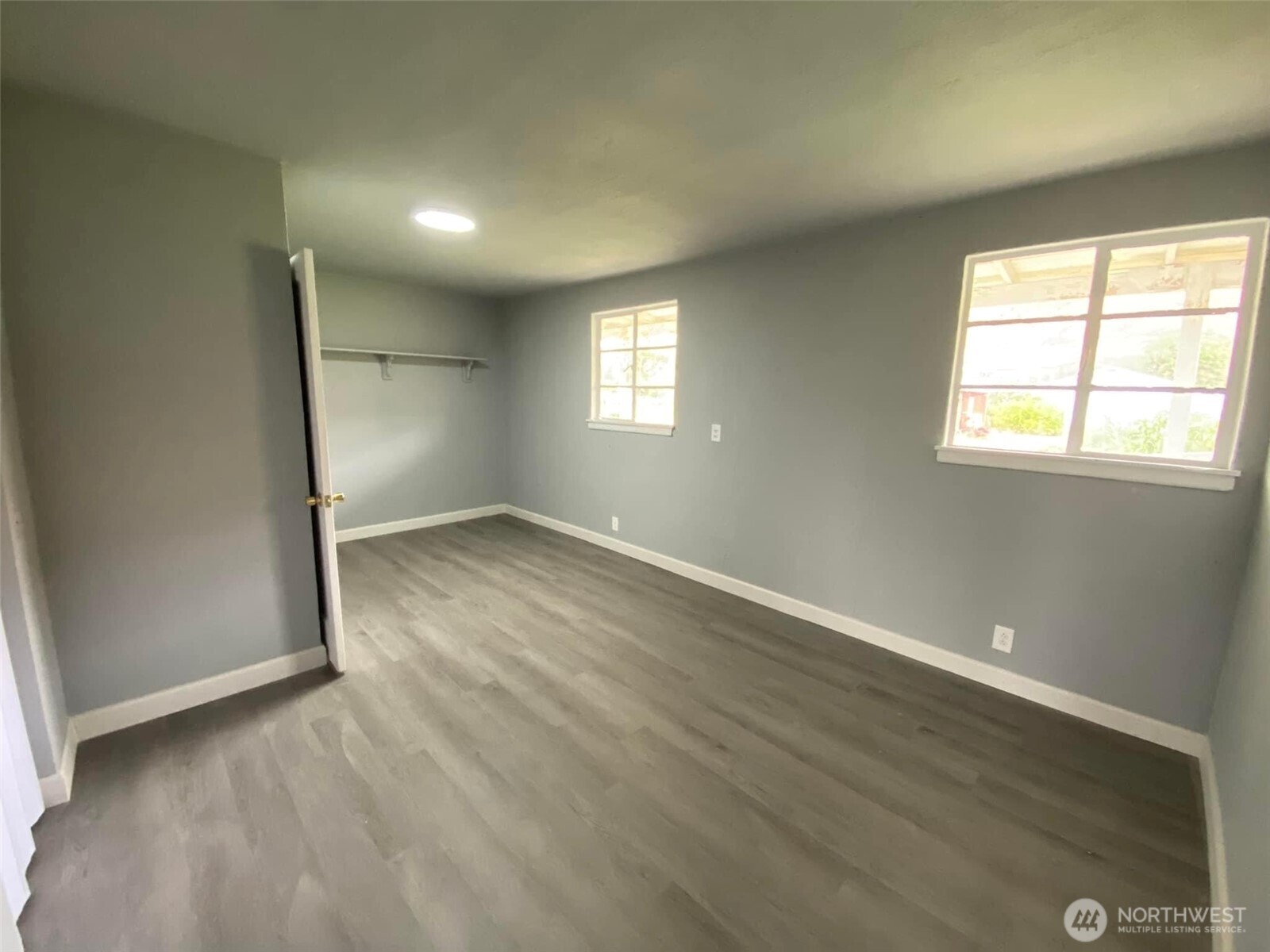 616 Columbia Avenue , Bridgeport, WA 98813