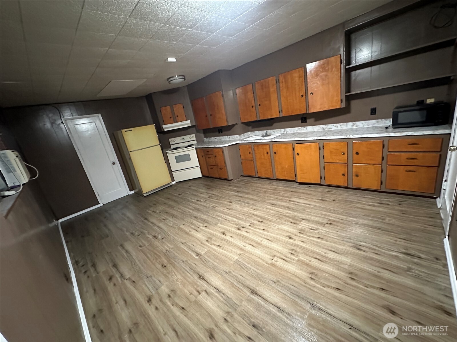 616 Columbia Avenue , Bridgeport, WA 98813