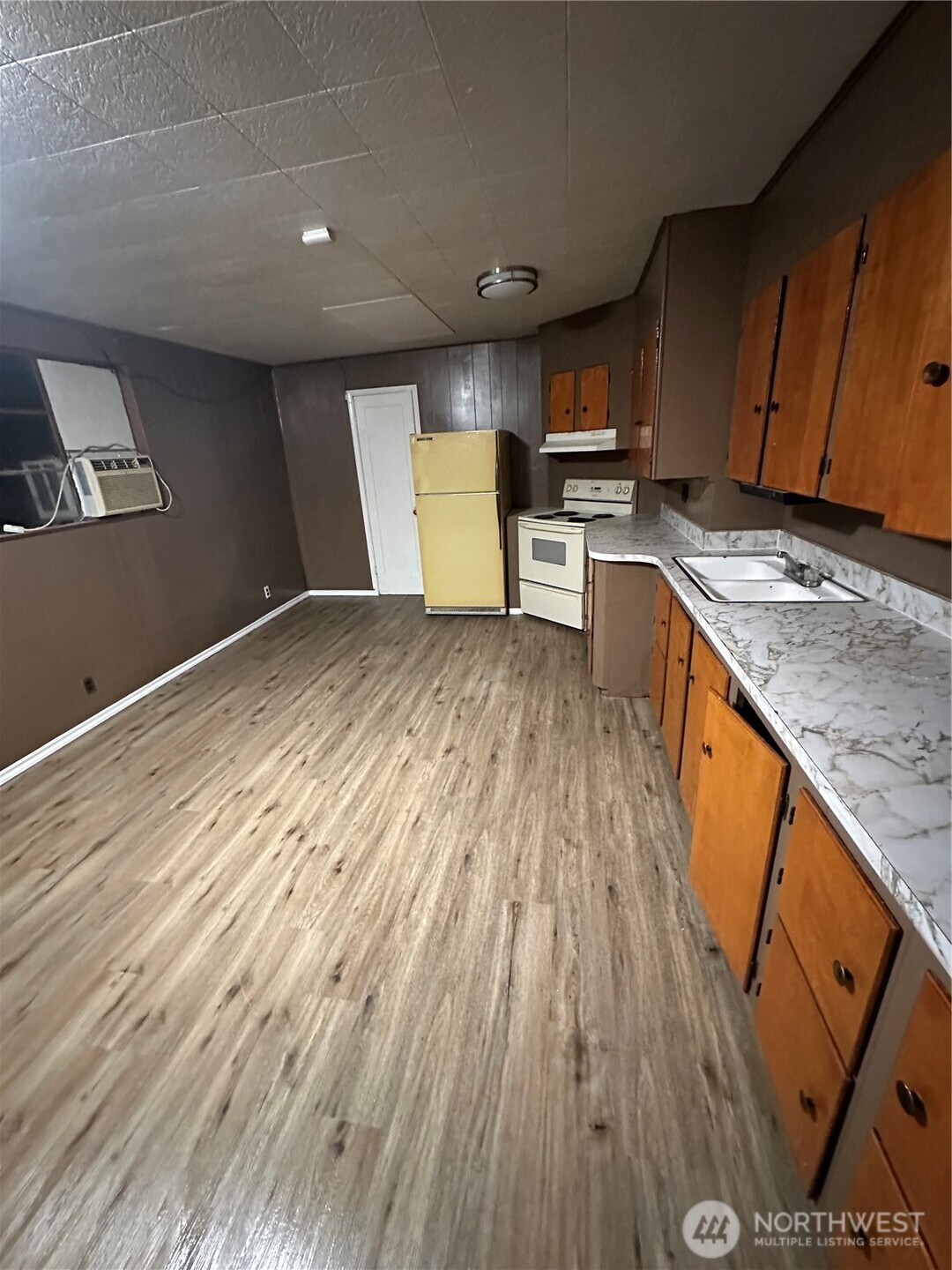 616 Columbia Avenue , Bridgeport, WA 98813