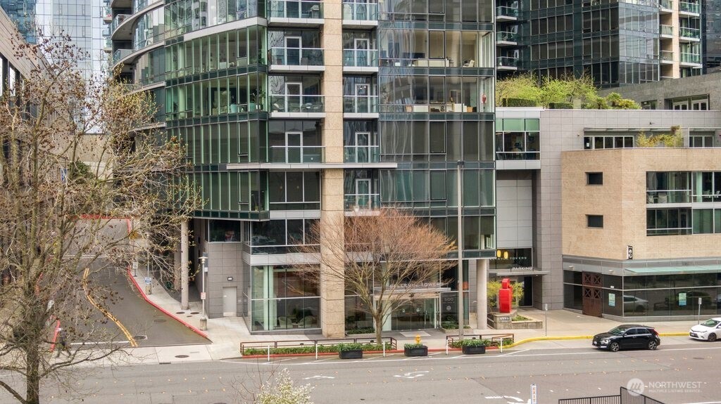 500 106th Avenue NE #2609, Bellevue, WA 98004-8688