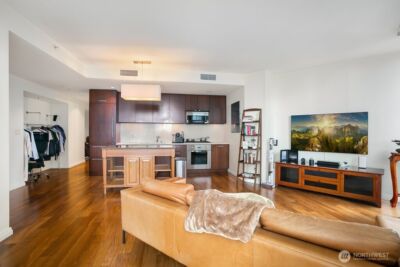 500 106th Avenue NE #2609, Bellevue, WA 98004-8688 - Photo 7
