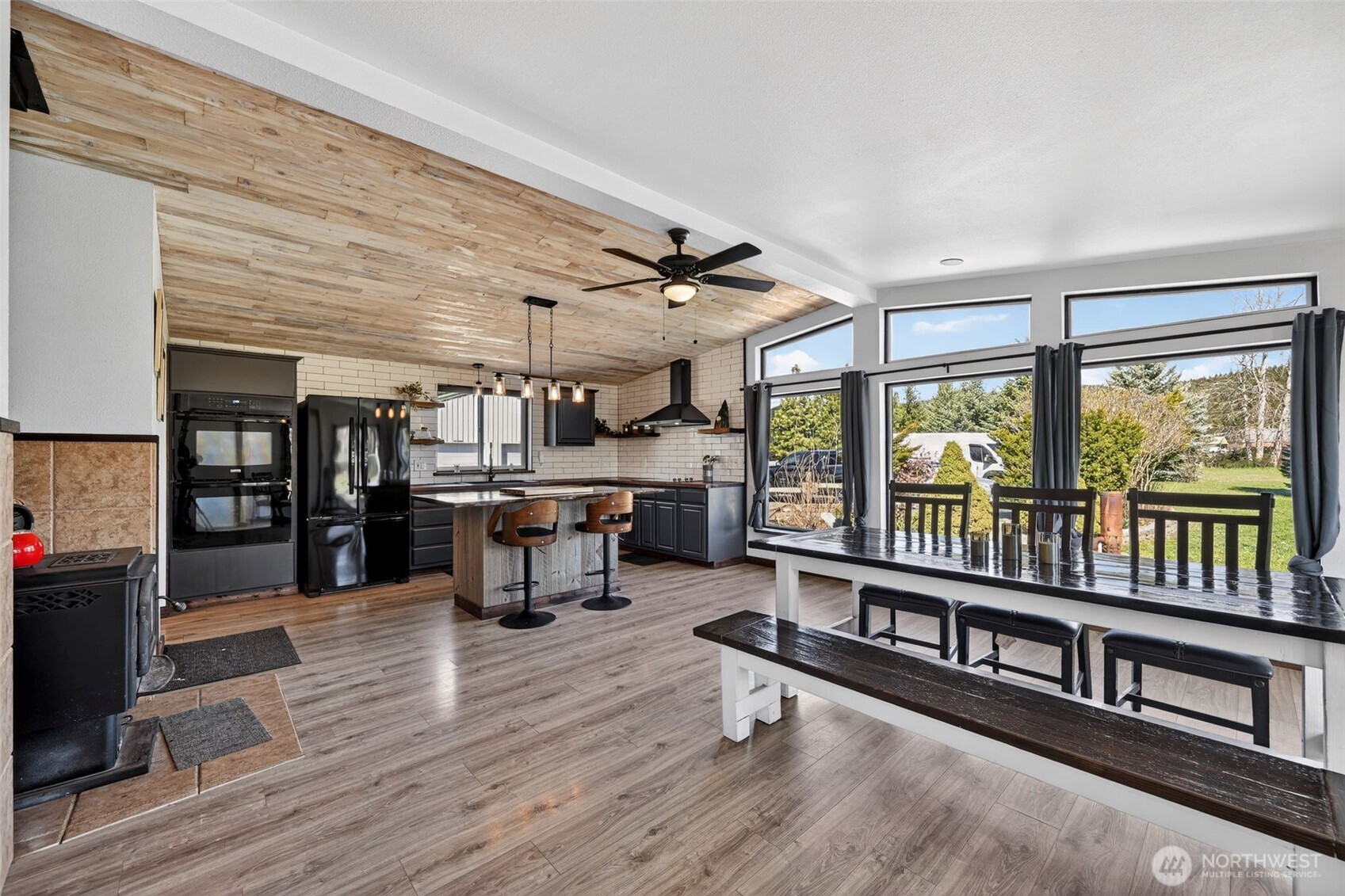 1000 Airport Road , Cle Elum, WA 98922
