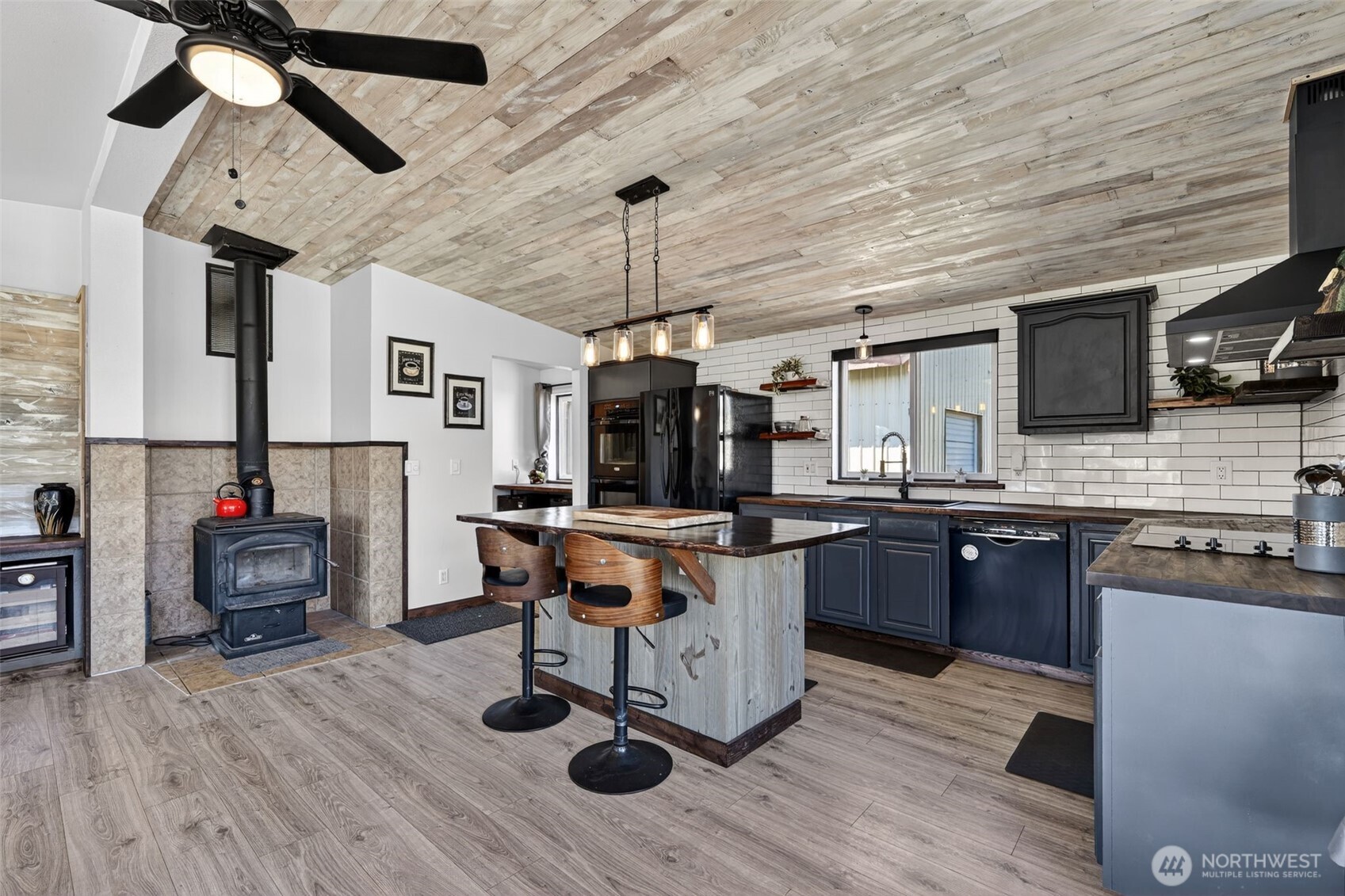 1000 Airport Road , Cle Elum, WA 98922