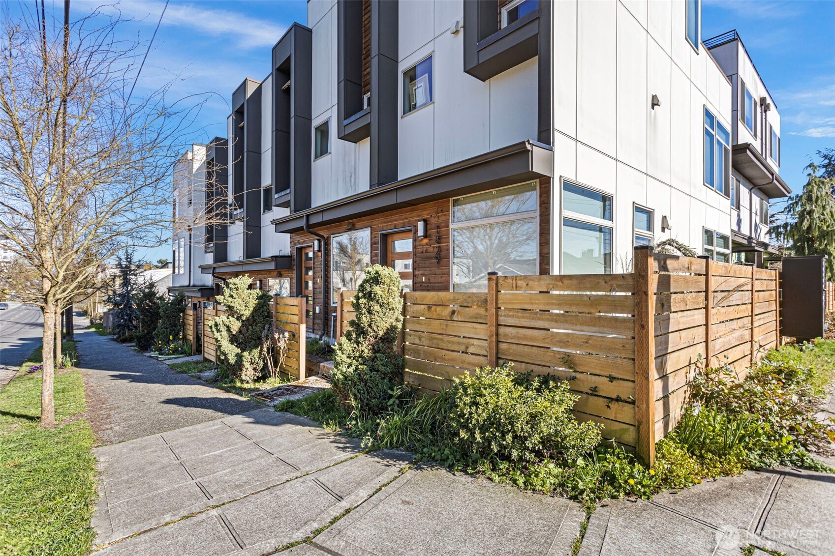 1827 NW 85th St , Seattle, WA 98117