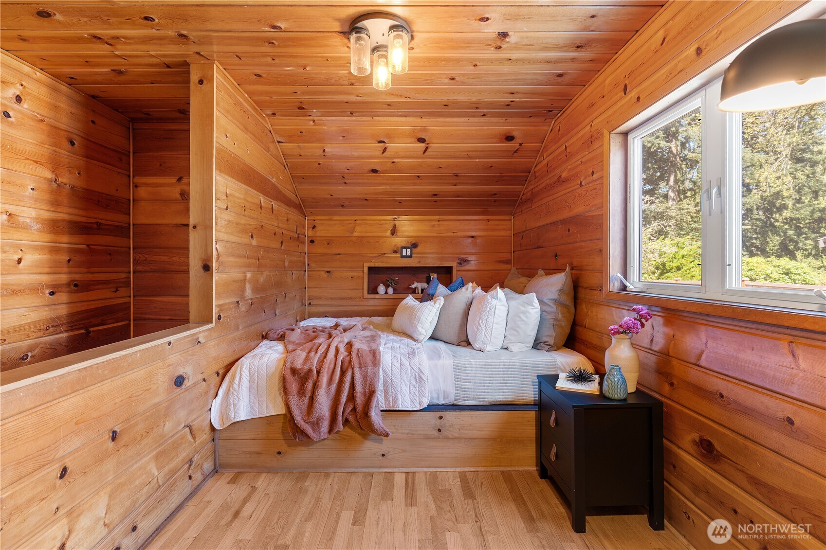 10007 114th Place NE, Kirkland, WA 98033