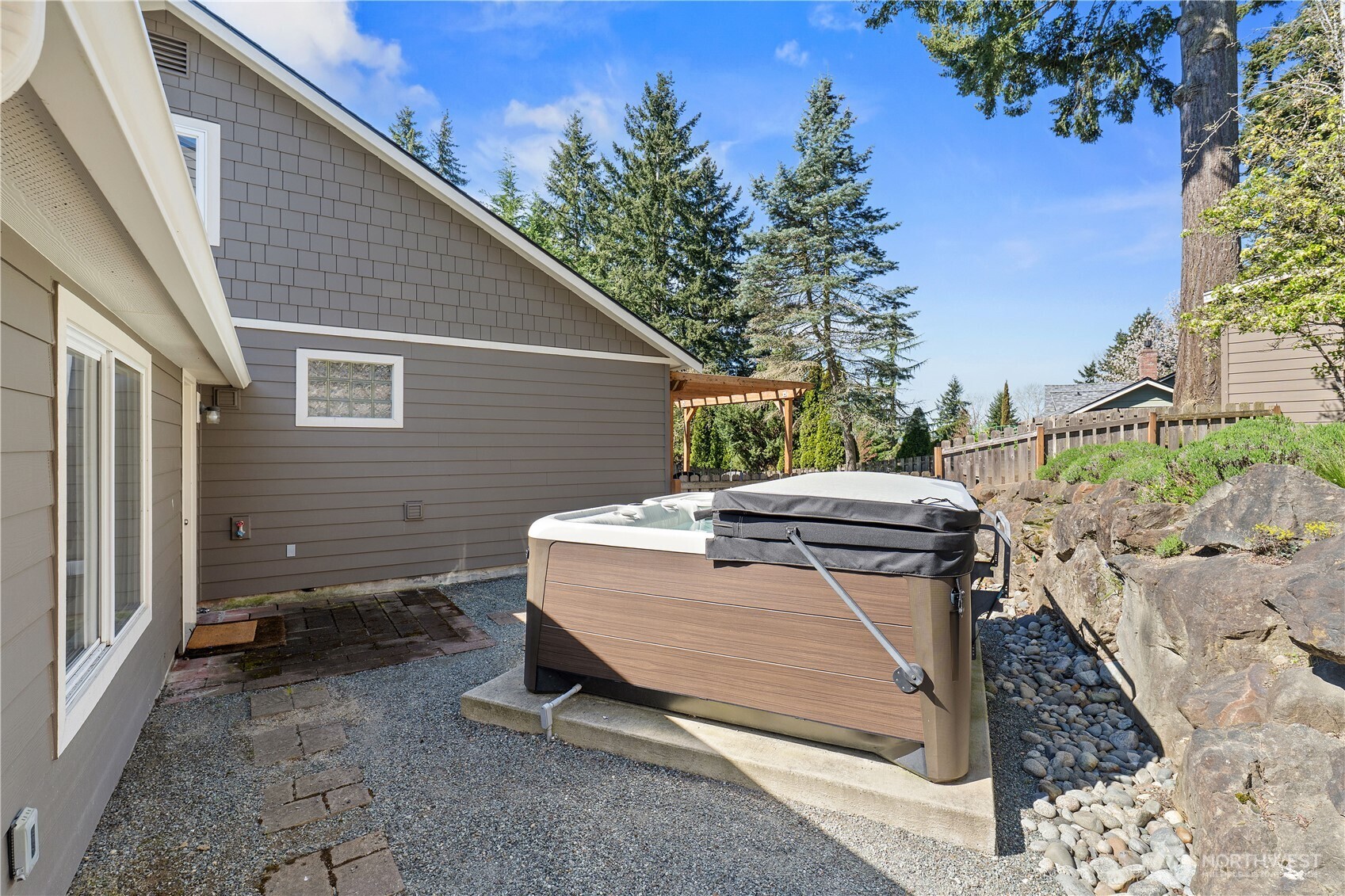 10007 114th Place NE, Kirkland, WA 98033