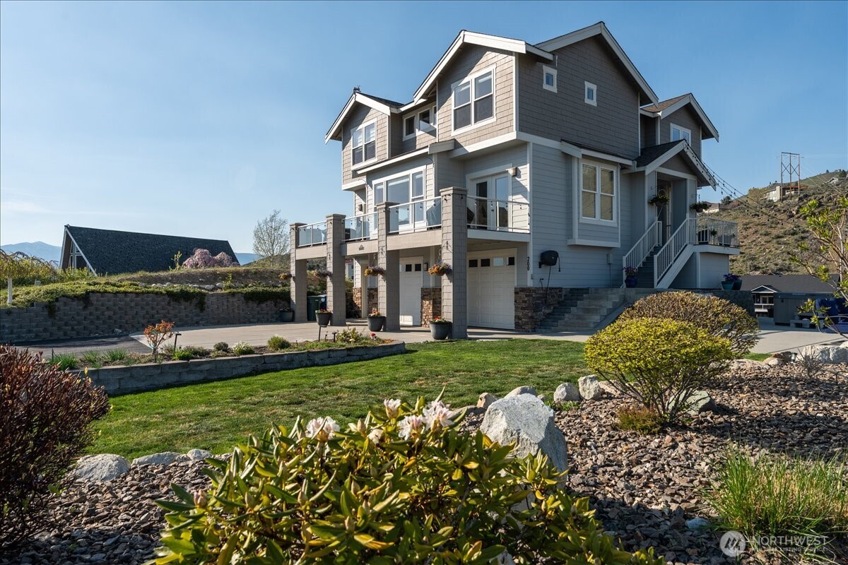 200 Crescent Street , Chelan, WA 98816