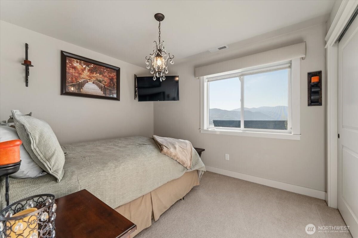 200 Crescent Street , Chelan, WA 98816