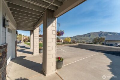 200 Crescent Street , Chelan, WA 98816 - Photo 4