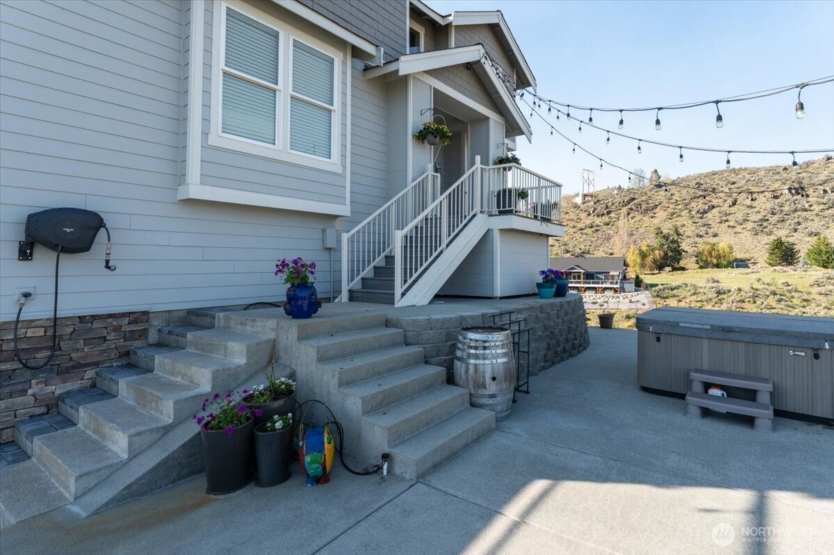 200 Crescent Street , Chelan, WA 98816