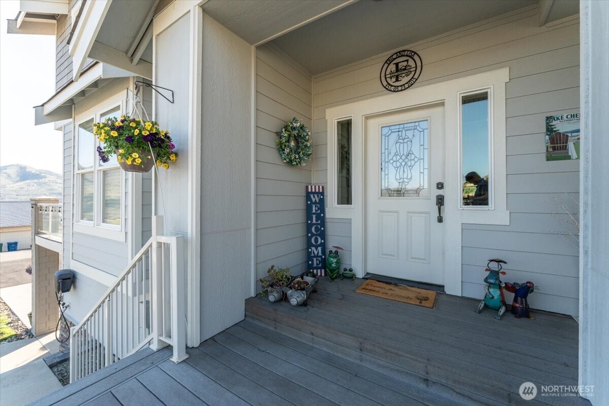 200 Crescent Street , Chelan, WA 98816