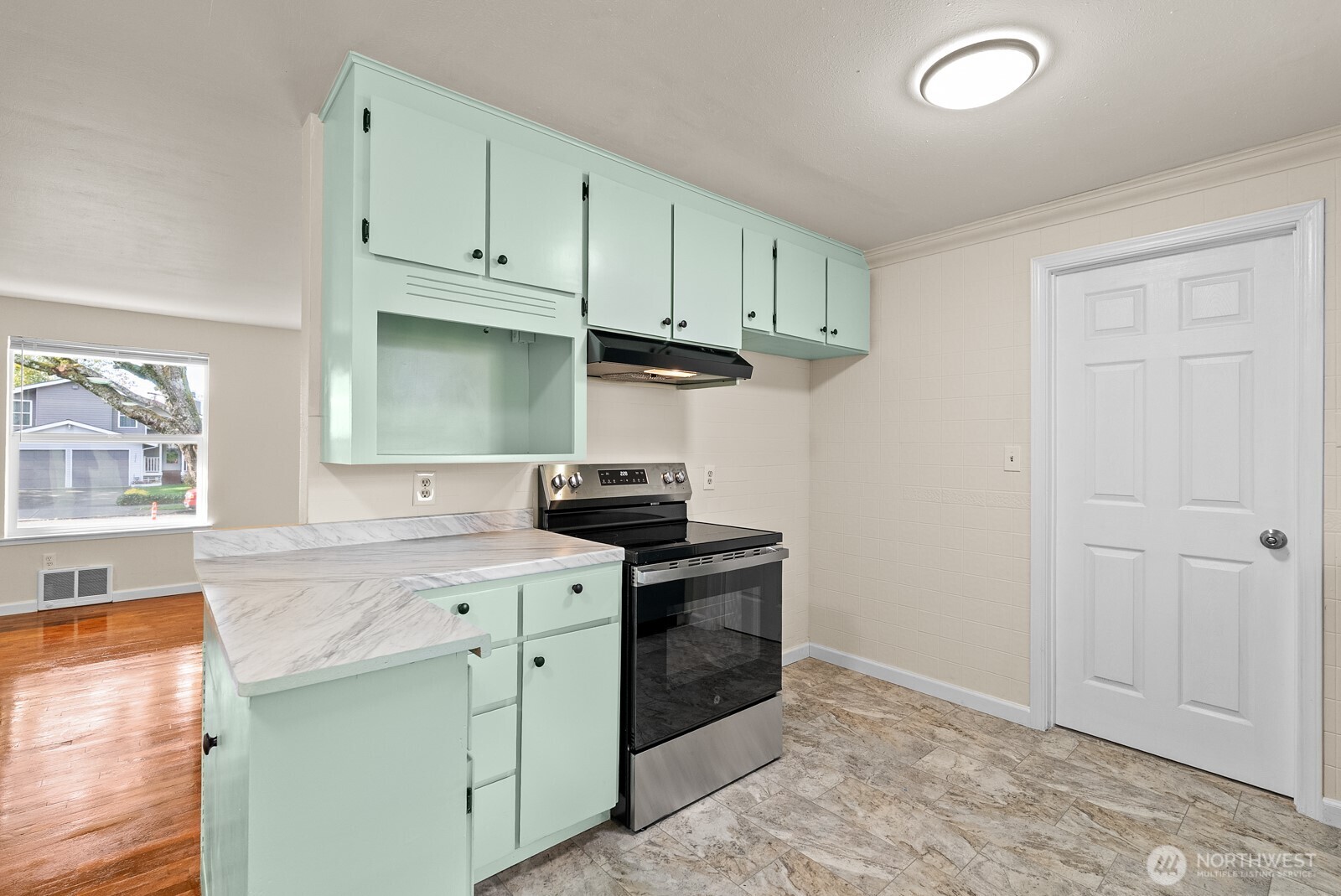 7221 S Sheridan Avenue , Tacoma, WA 98408