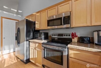 30900 30th Avenue SW, Federal Way, WA 98023 - Photo 13