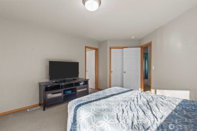 30900 30th Avenue SW, Federal Way, WA 98023 - Photo 17