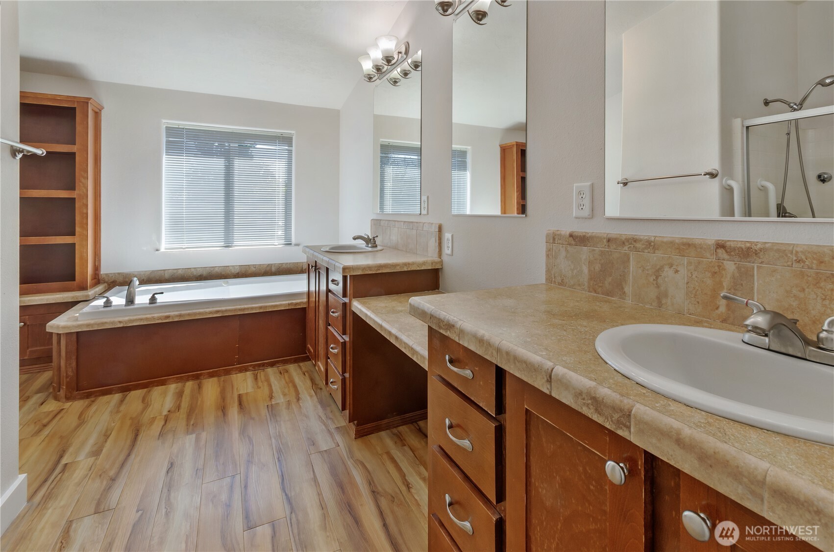 306 E H Street , Shelton, WA 98584
