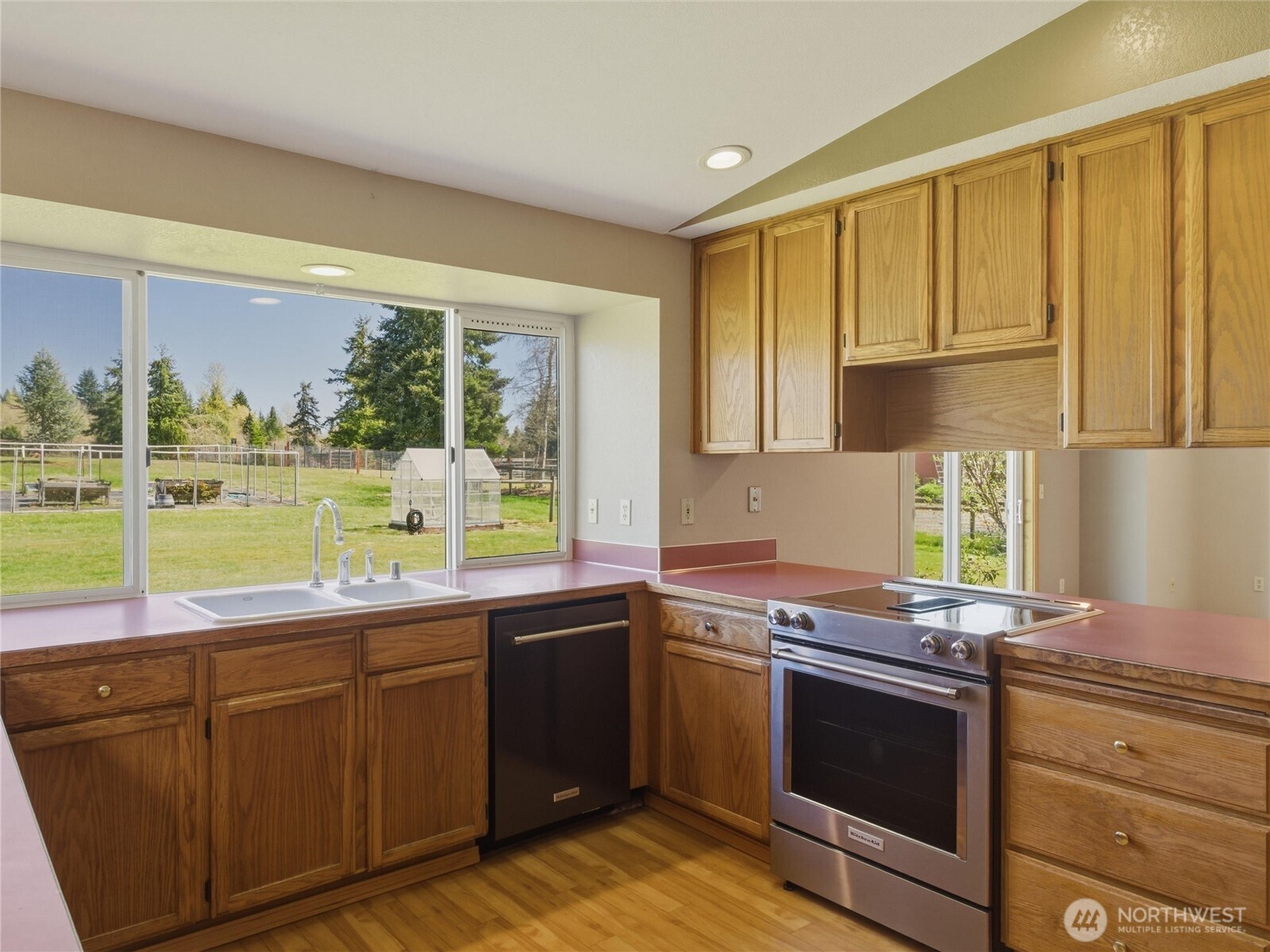 10400 Cristen Court SW, Olympia, WA 98512