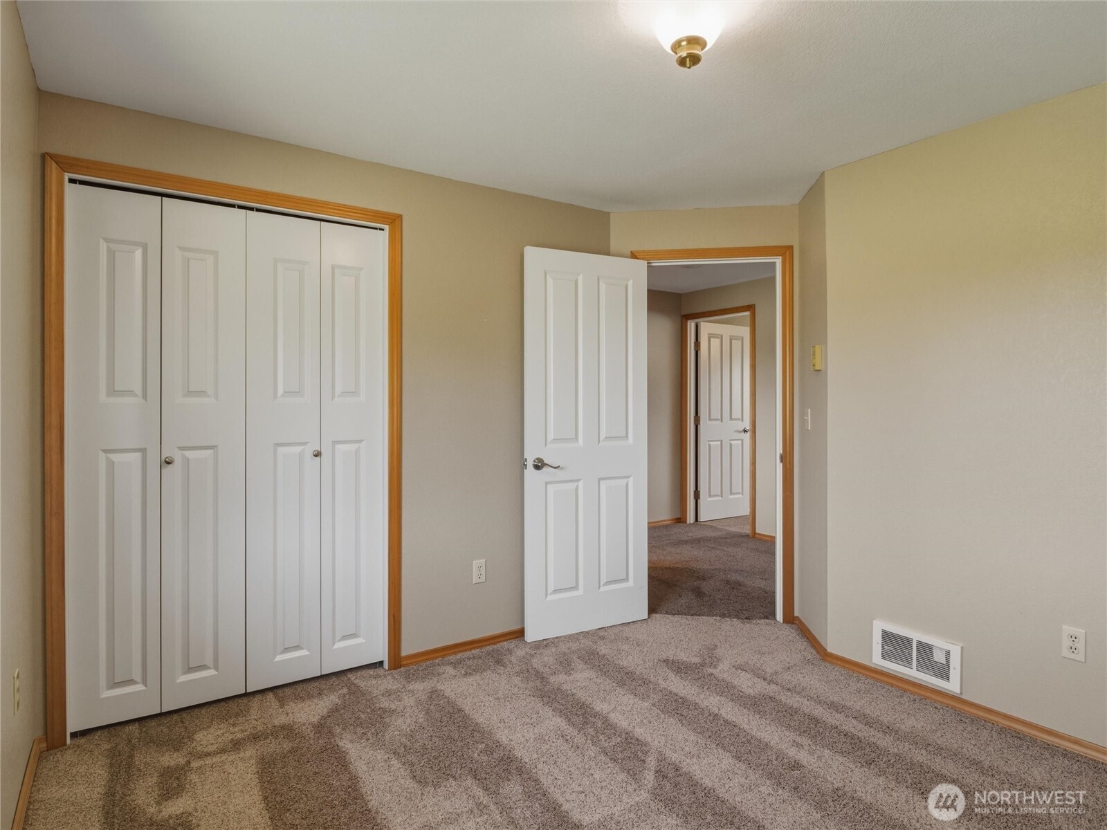 10400 Cristen Court SW, Olympia, WA 98512