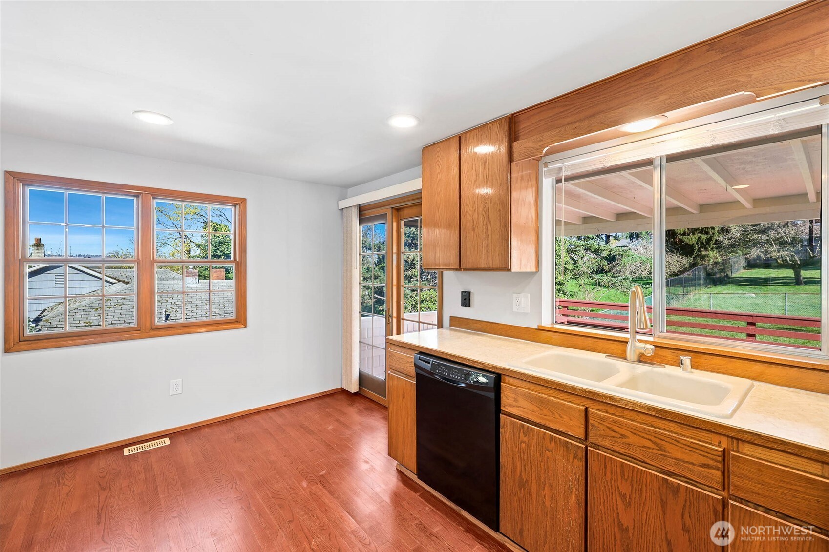 1011 E Smith Street , Kent, WA 98030