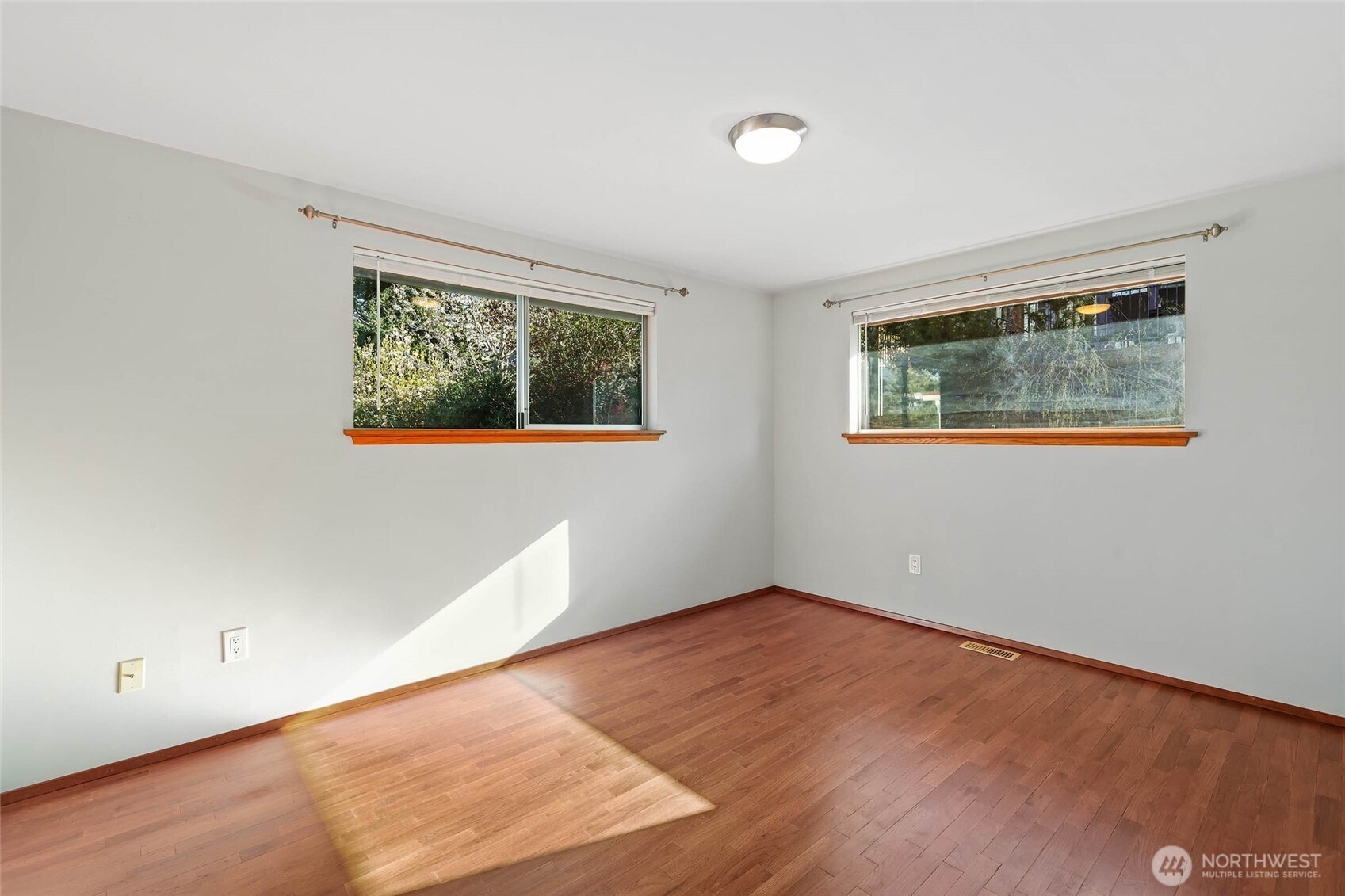 1011 E Smith Street , Kent, WA 98030
