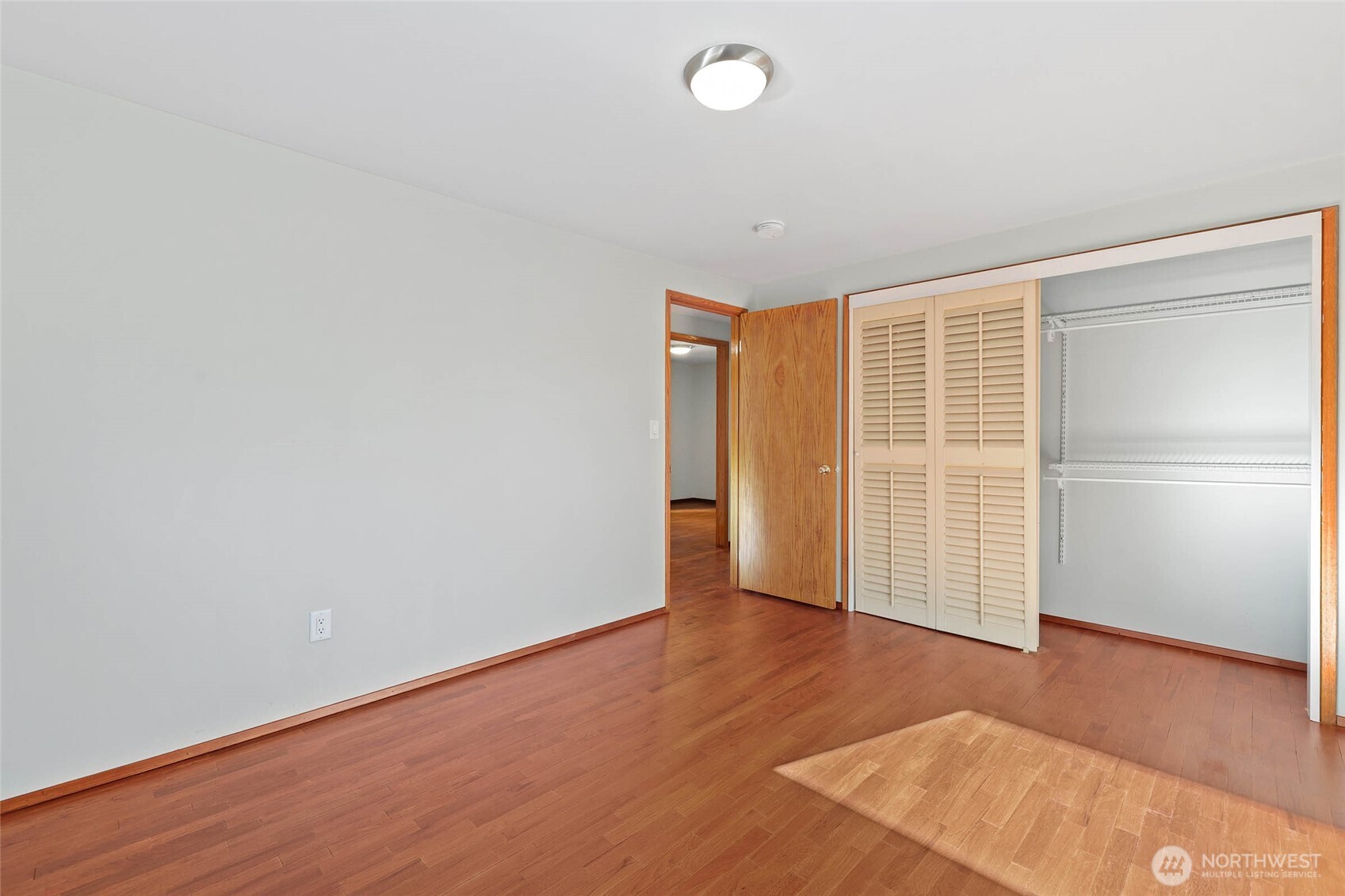 1011 E Smith Street , Kent, WA 98030
