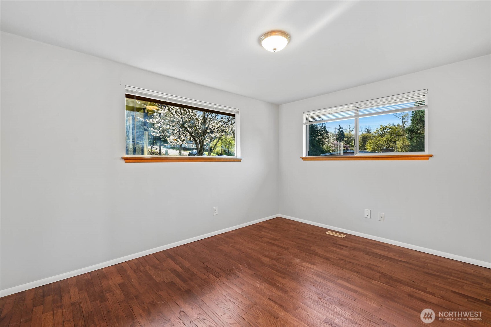 1011 E Smith Street , Kent, WA 98030