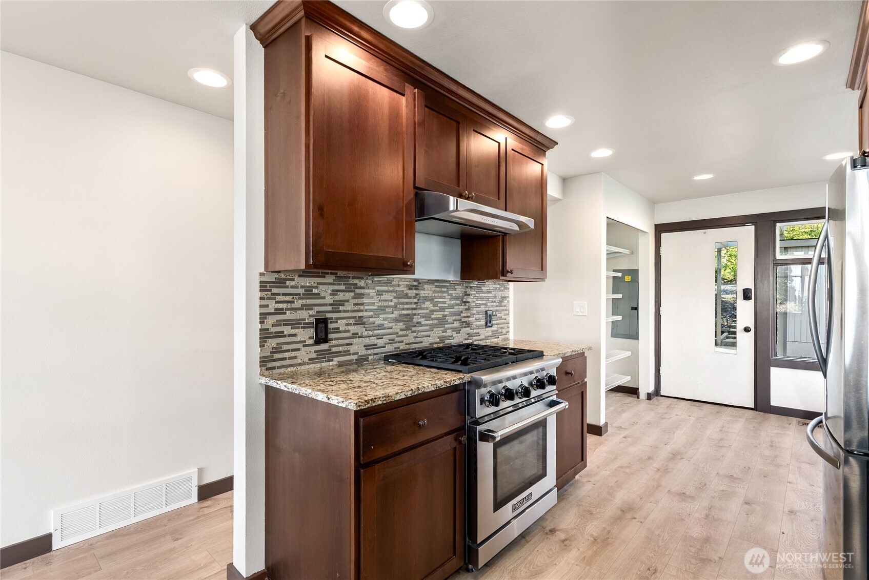 8726 Fruitland Avenue E, Puyallup, WA 98371