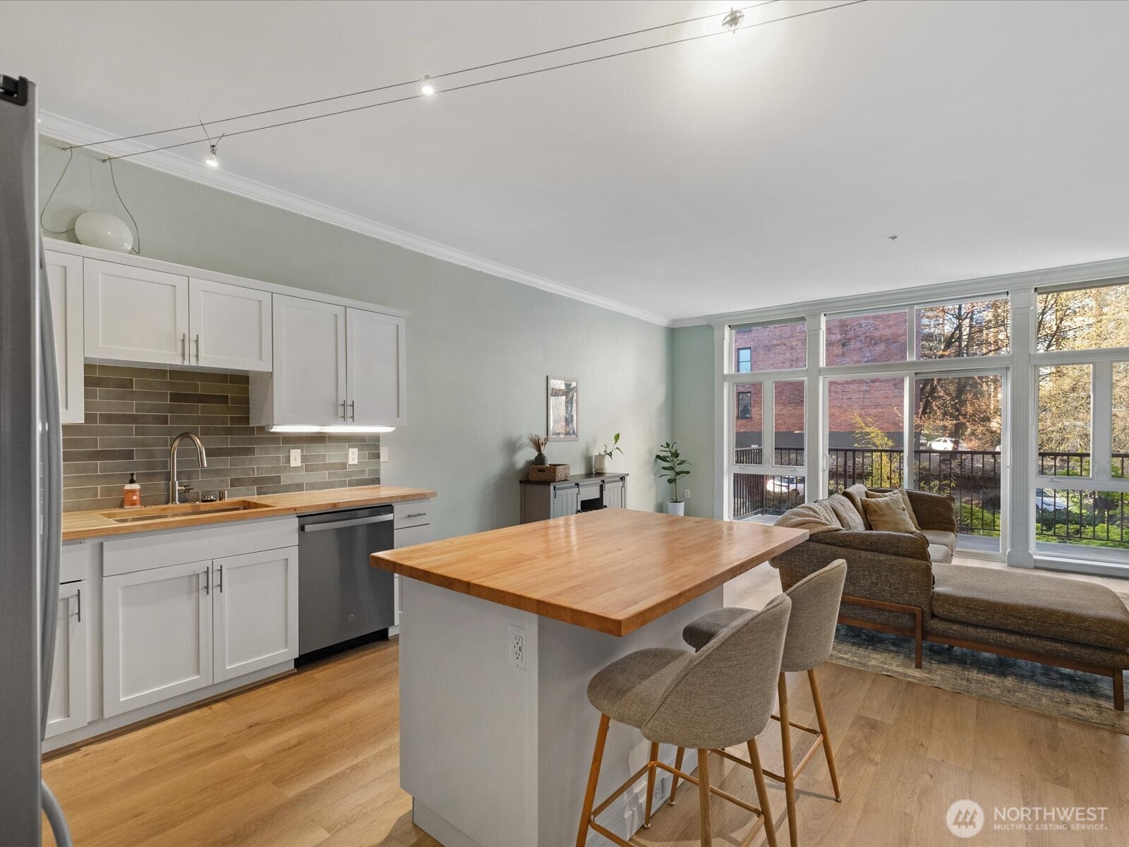 303 E Pike St #406, Seattle, WA 98122