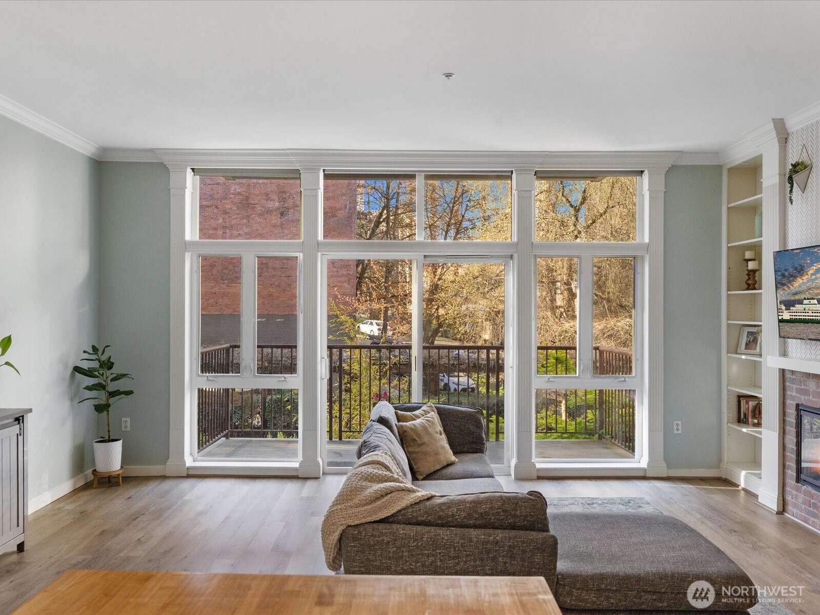 303 E Pike St #406, Seattle, WA 98122