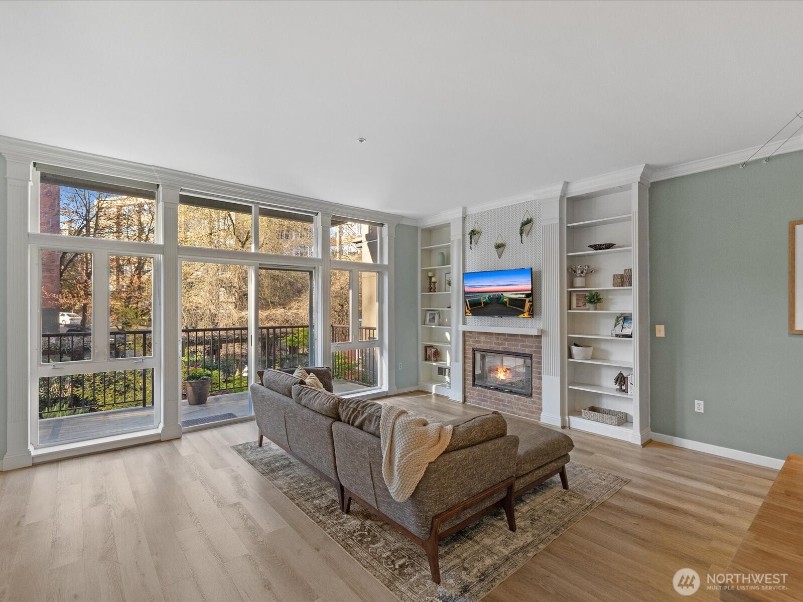 303 E Pike St #406, Seattle, WA 98122