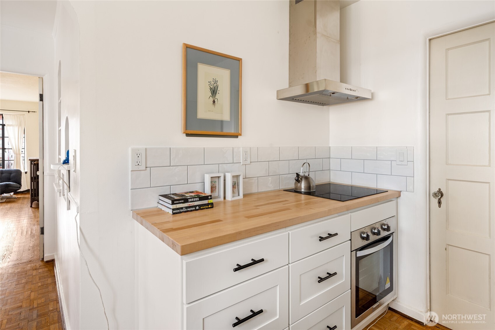 1106 NE 42nd #19, Seattle, WA 98105