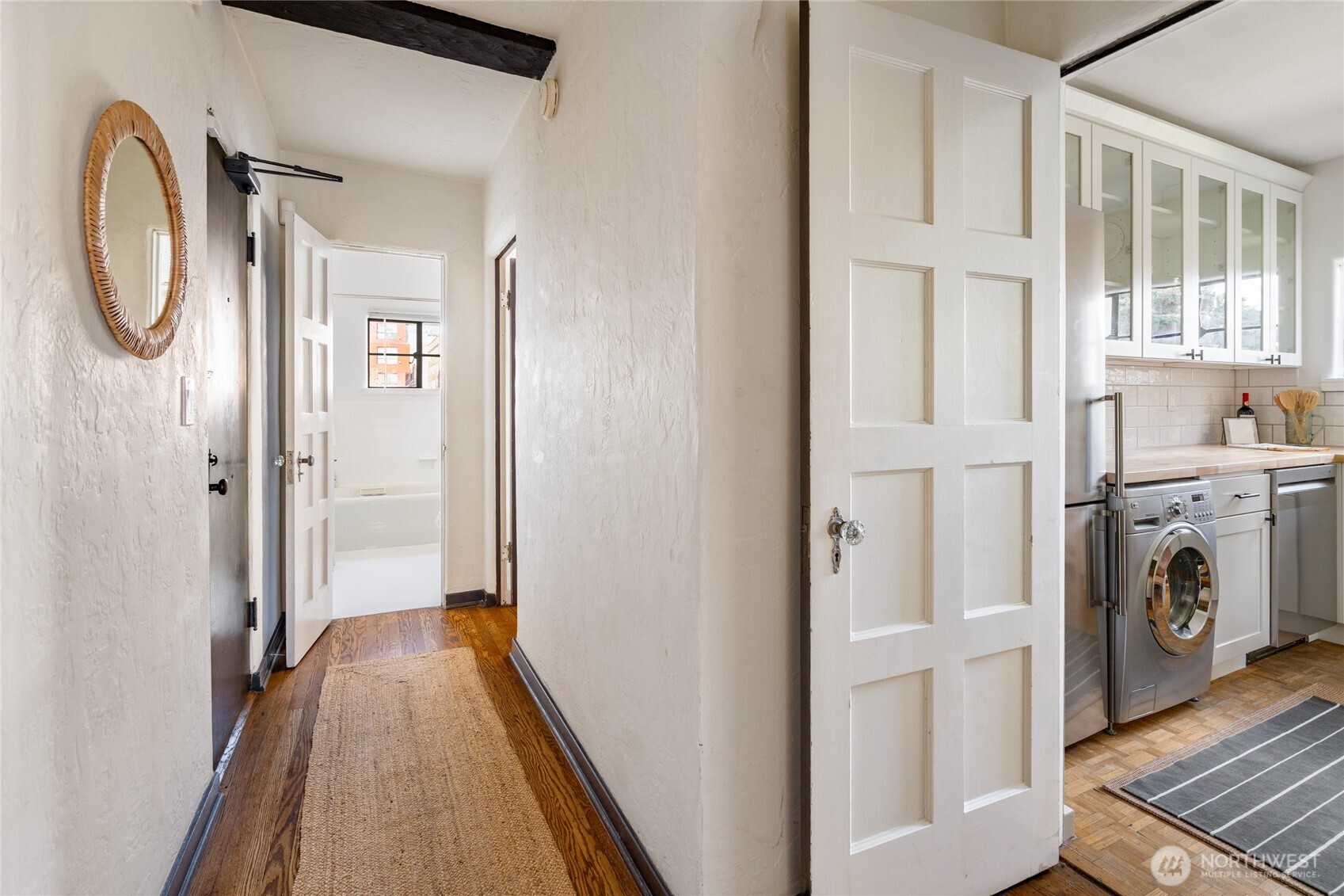 1106 NE 42nd #19, Seattle, WA 98105