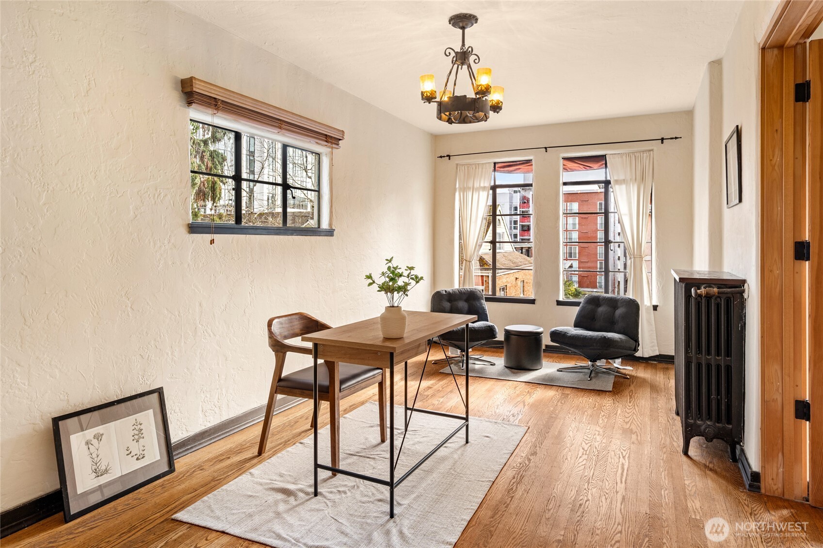 1106 NE 42nd #19, Seattle, WA 98105