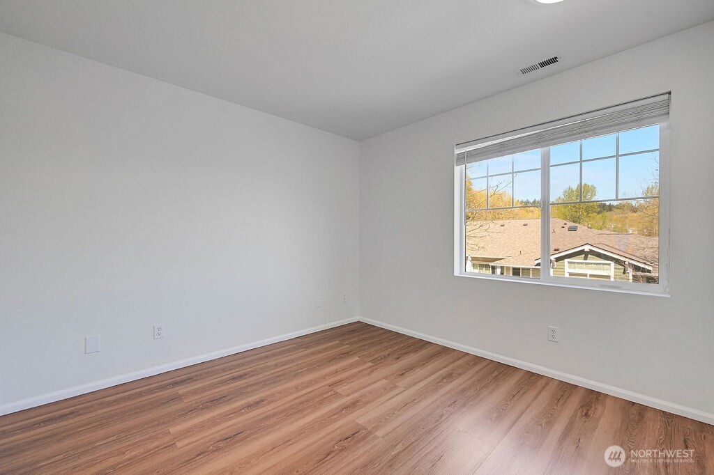 21262 40th Way S #32, SeaTac, WA 98198