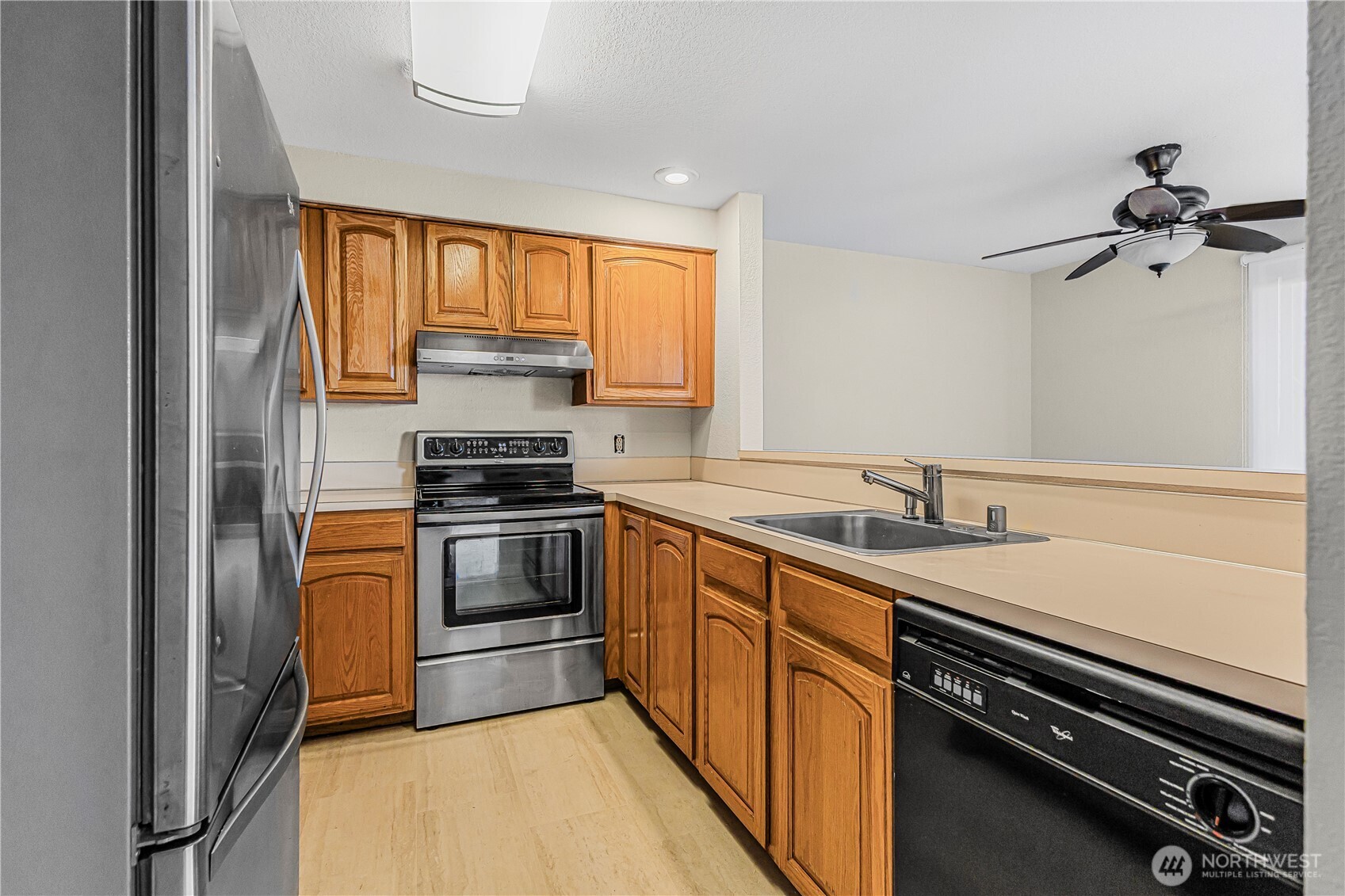 1301 S Puget Drive #A16, Renton, WA 98055