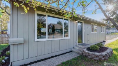 2520 Chestnut Street , Everett, WA 98201-3245
