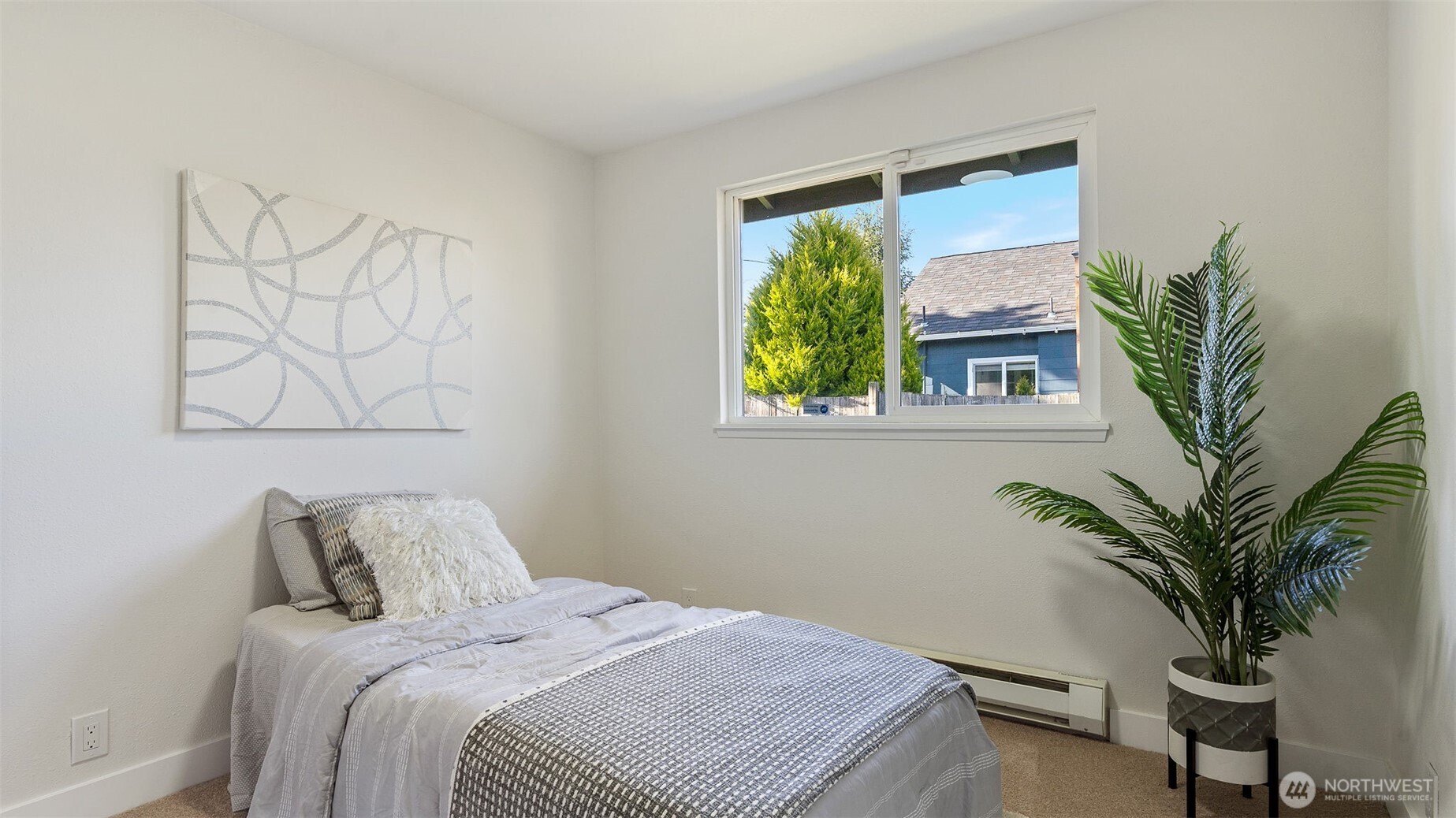 2520 Chestnut Street , Everett, WA 98201-3245