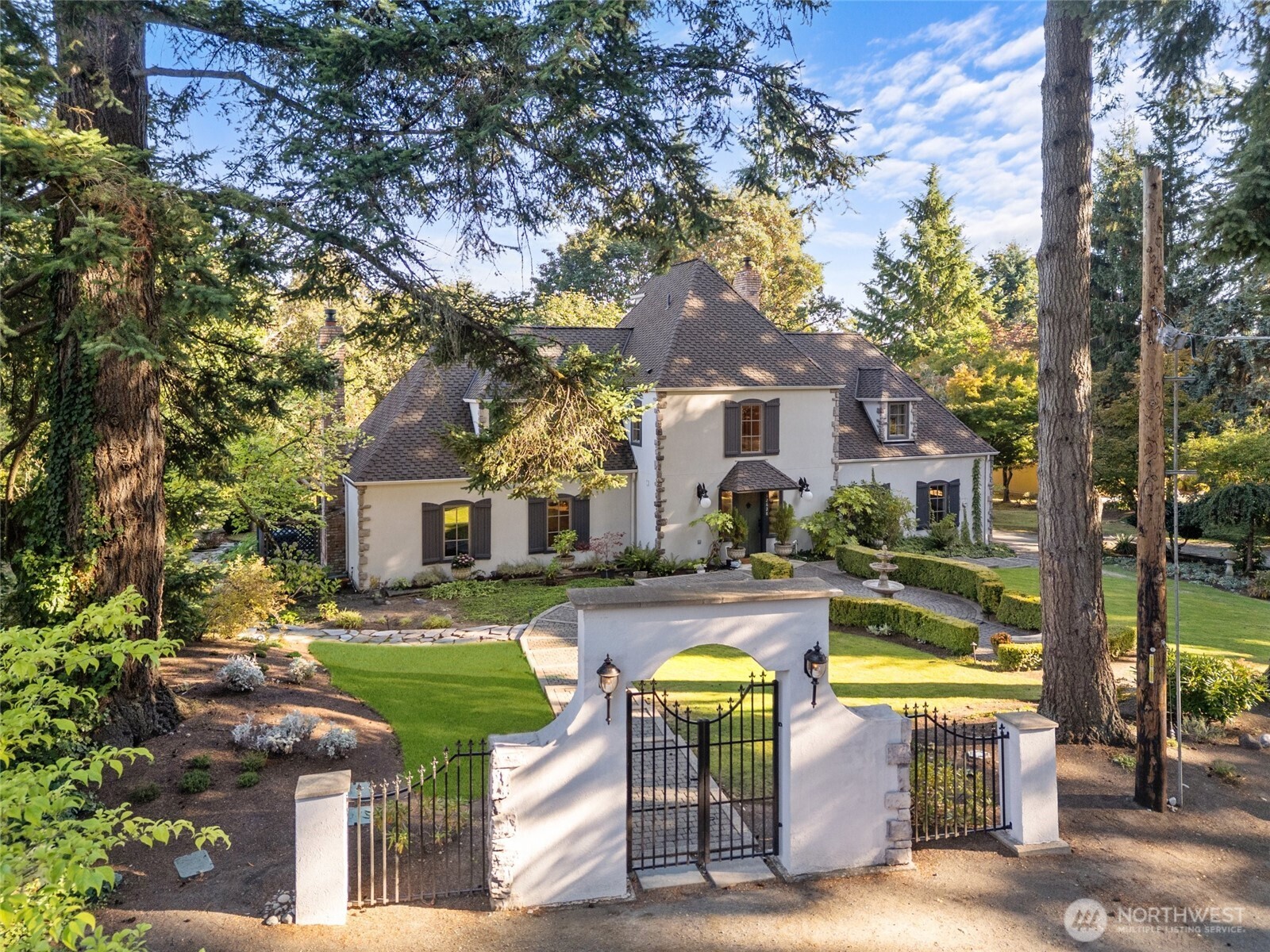 12628 72nd Avenue NE, Kirkland, WA 98034