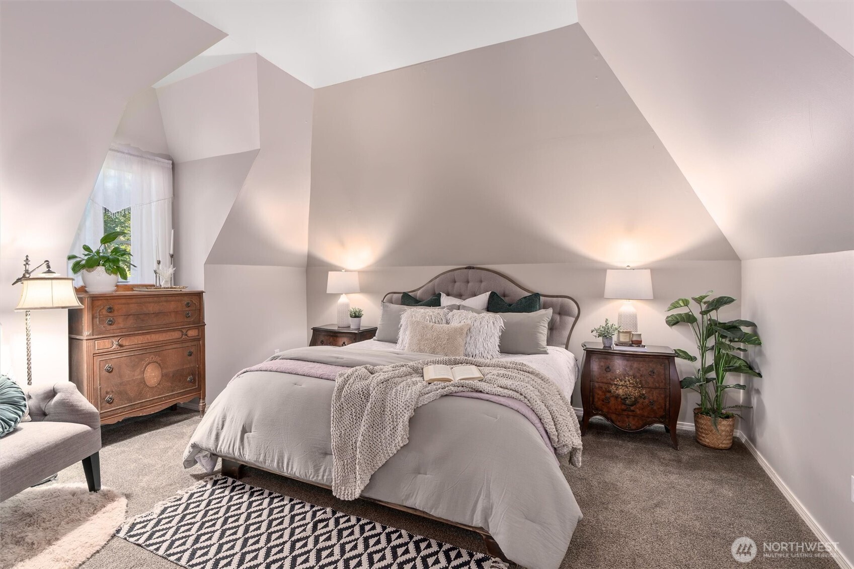 12628 72nd Avenue NE, Kirkland, WA 98034