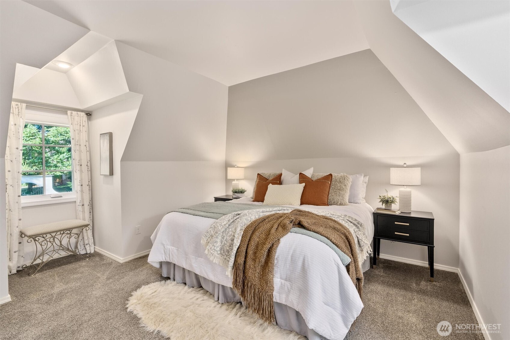 12628 72nd Avenue NE, Kirkland, WA 98034