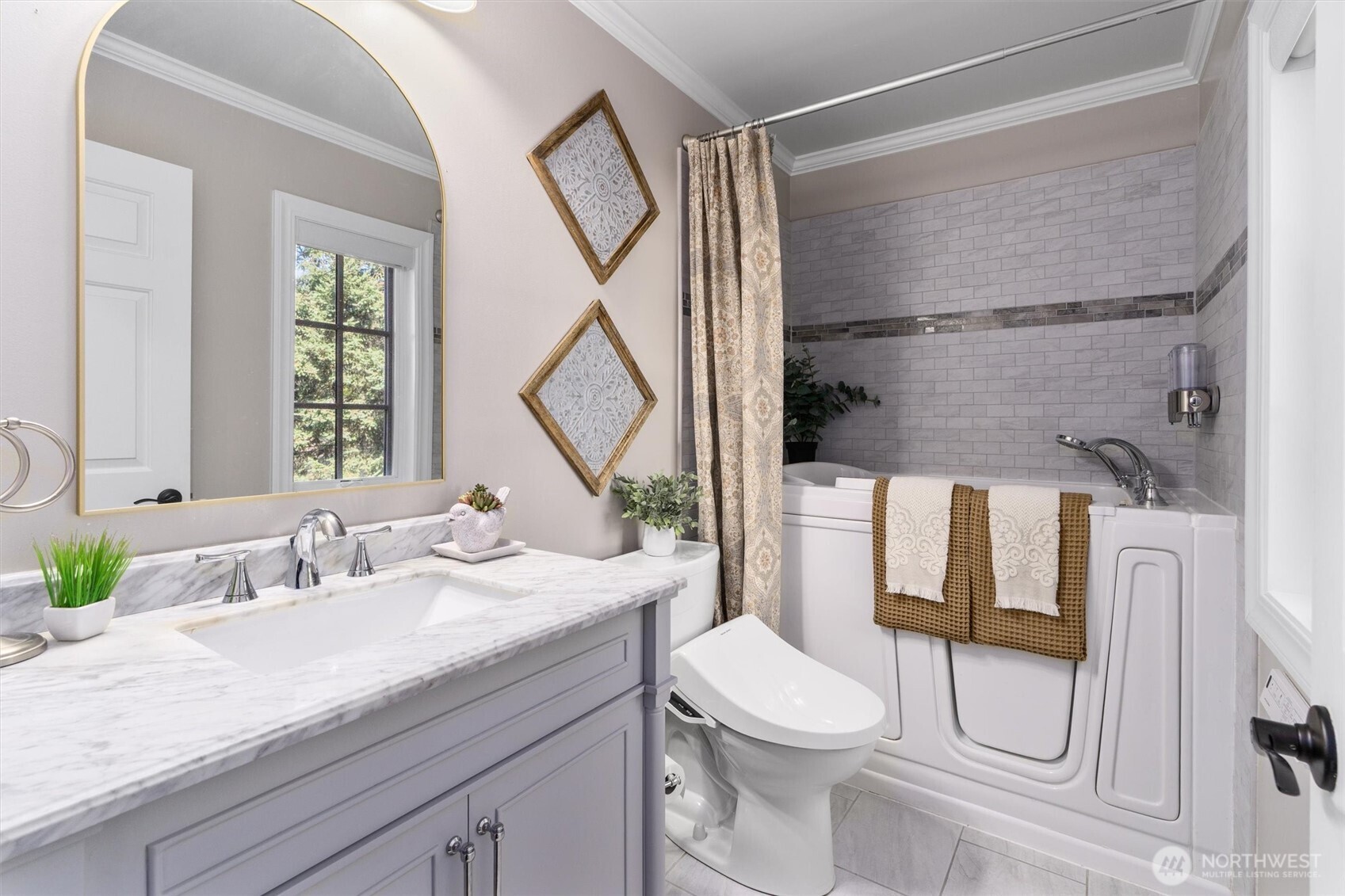 12628 72nd Avenue NE, Kirkland, WA 98034