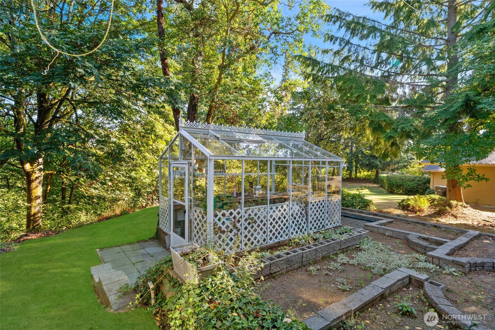 12628 72nd Avenue NE, Kirkland, WA 98034