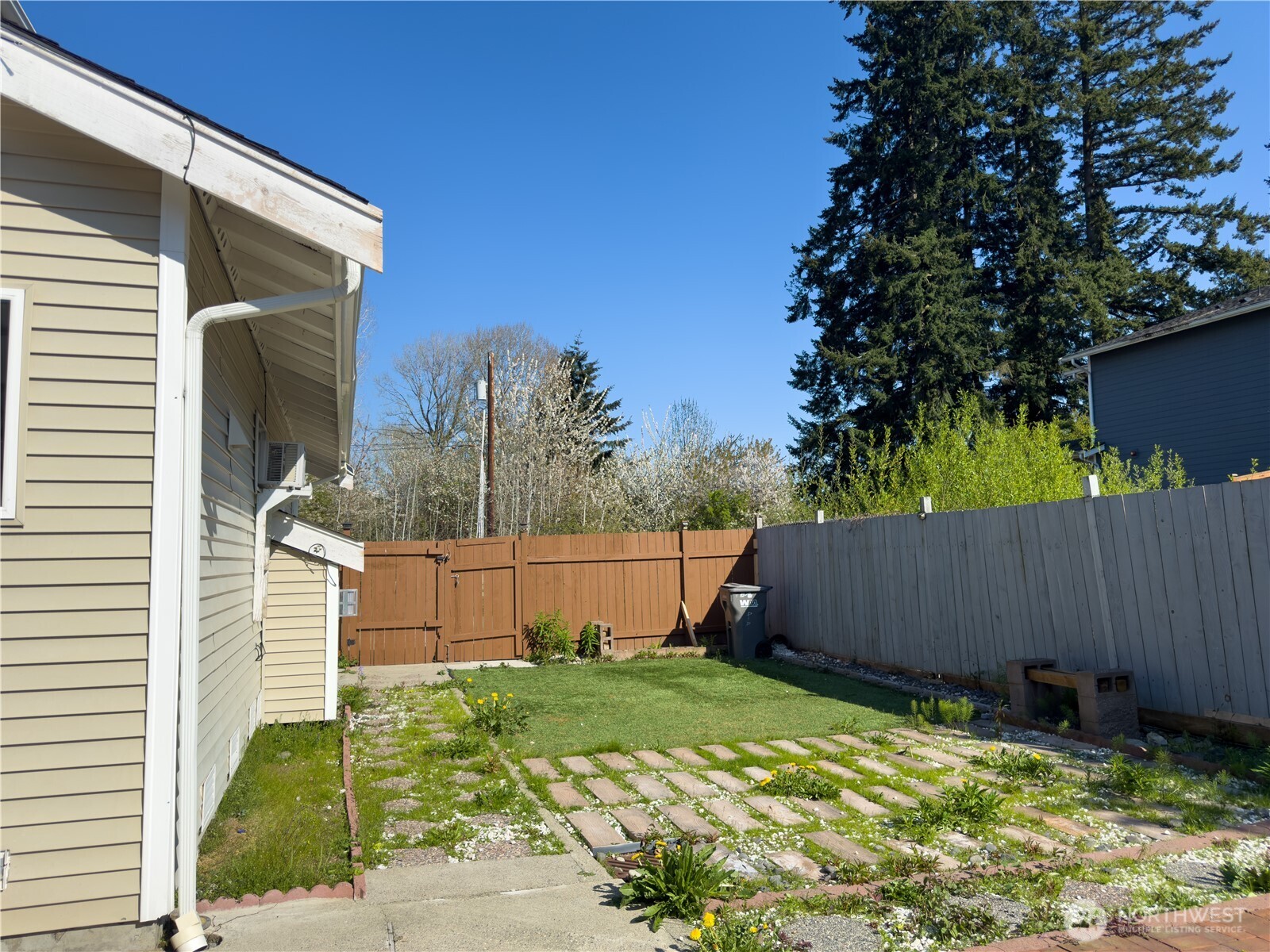4 112th Street SW #A, Everett, WA 98204