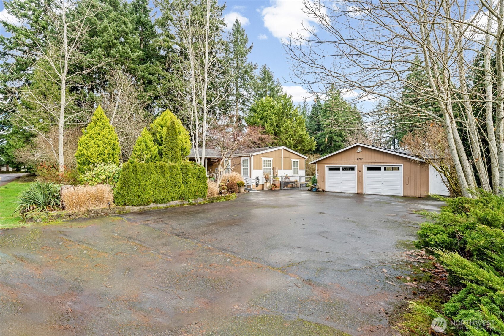 8727 Pacific Avenue SE, Olympia, WA 98513